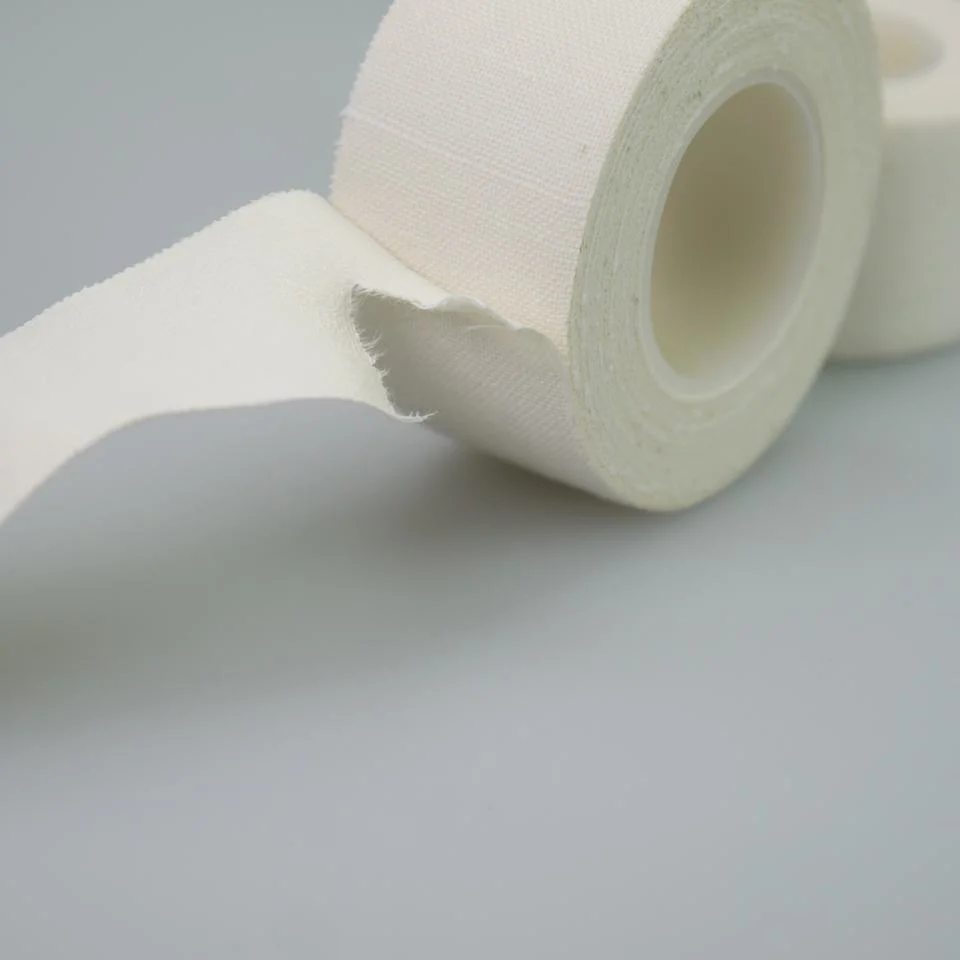 Medical Adhesive Zinc Oxide Plaster with Plastic Ting